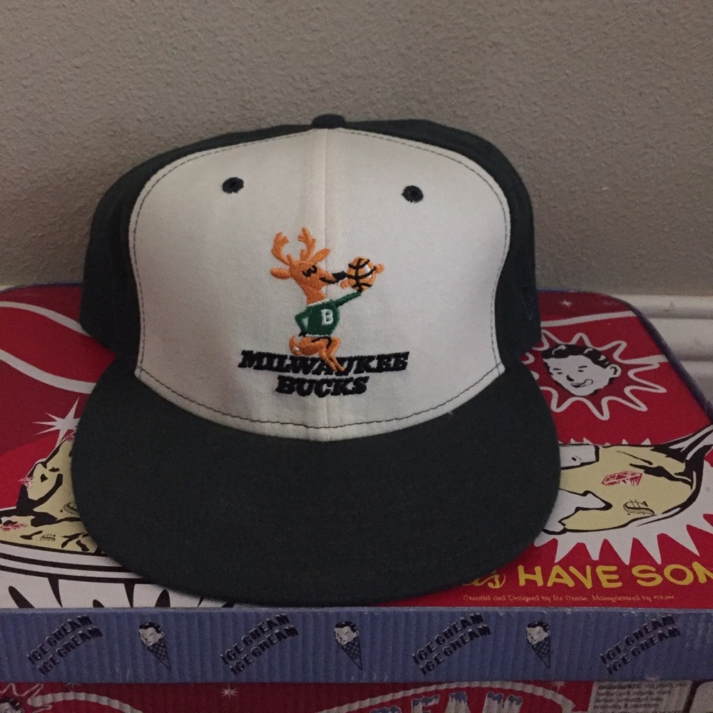 Vintage New Era Milwaukee Bucks 59 Fifty